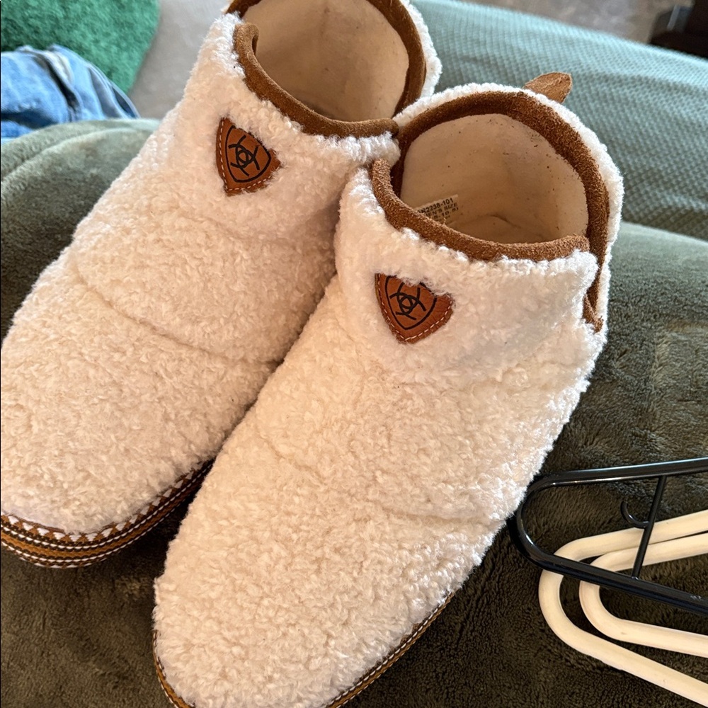 Ariat Slippers